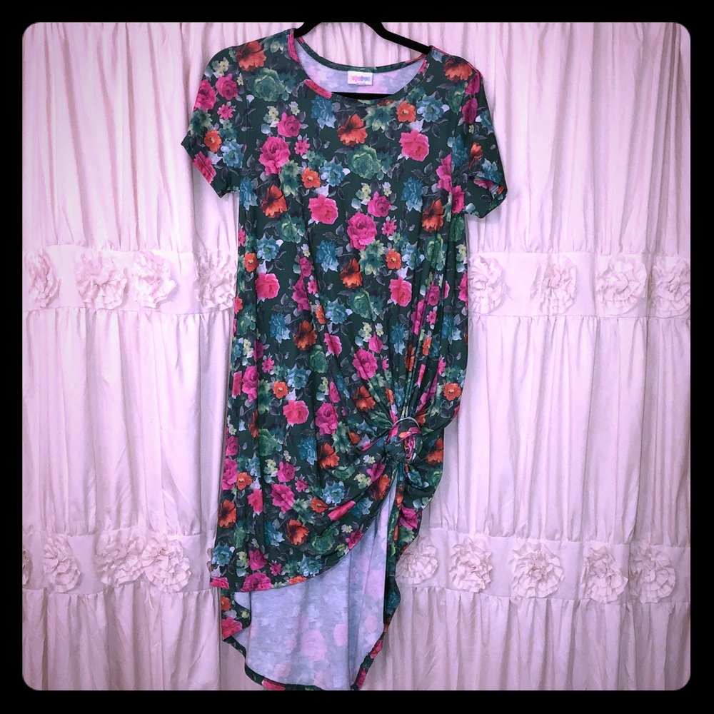 LULAROE CARLY FLORAL XS EXTRA SMALL 💜
